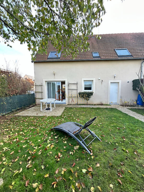 Maison à BELLENGREVILLE