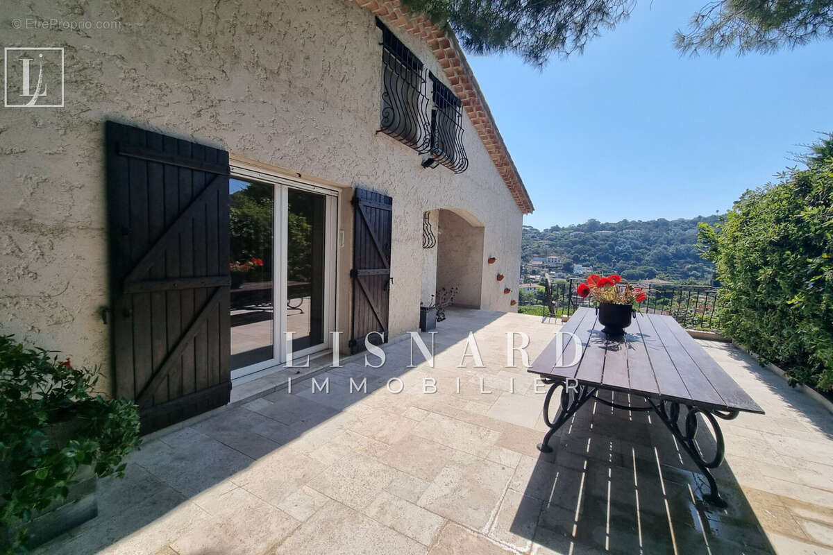 Maison 234 m² à Vallauris  - photo 4