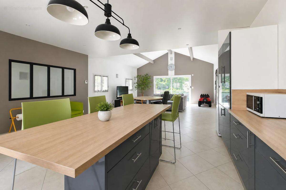 Maison de 5 pièces de 143 m² à Linas - photo 3