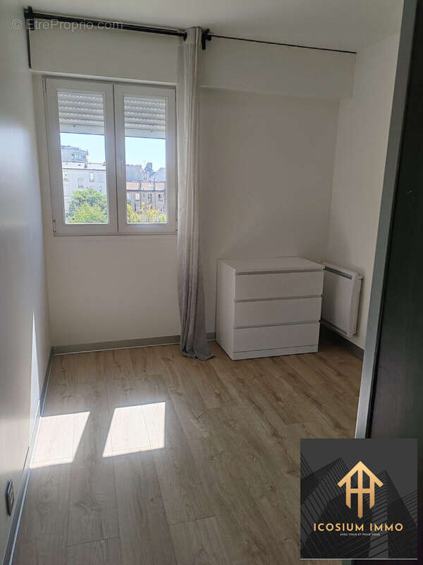Appartement à CHARENTON-LE-PONT