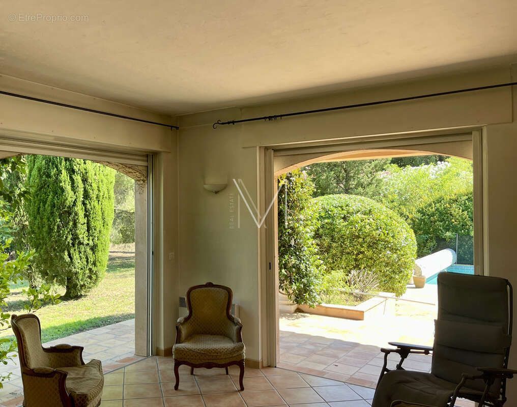 Maison à PLAN-DE-LA-TOUR
