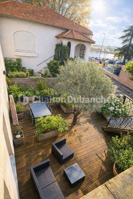Appartement à LE COTEAU
