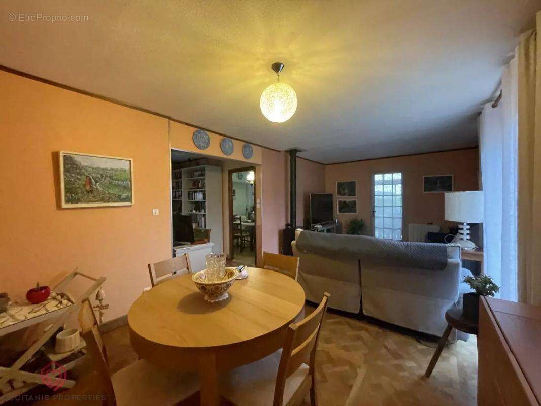 Maison à MONTBRUN-BOCAGE