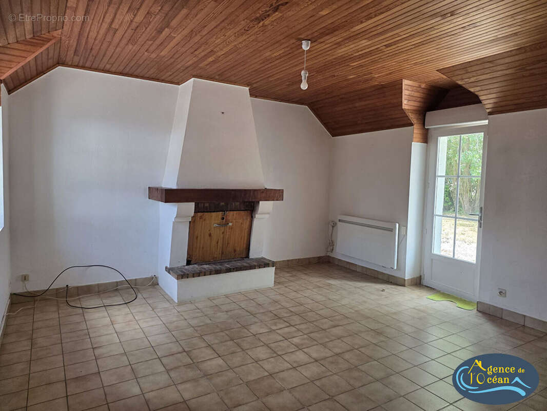 Maison en pierres, de plain pied - 2 chambres -  à vendre 44410 HERBIGNAC à 2 kms des commerces - photo 3