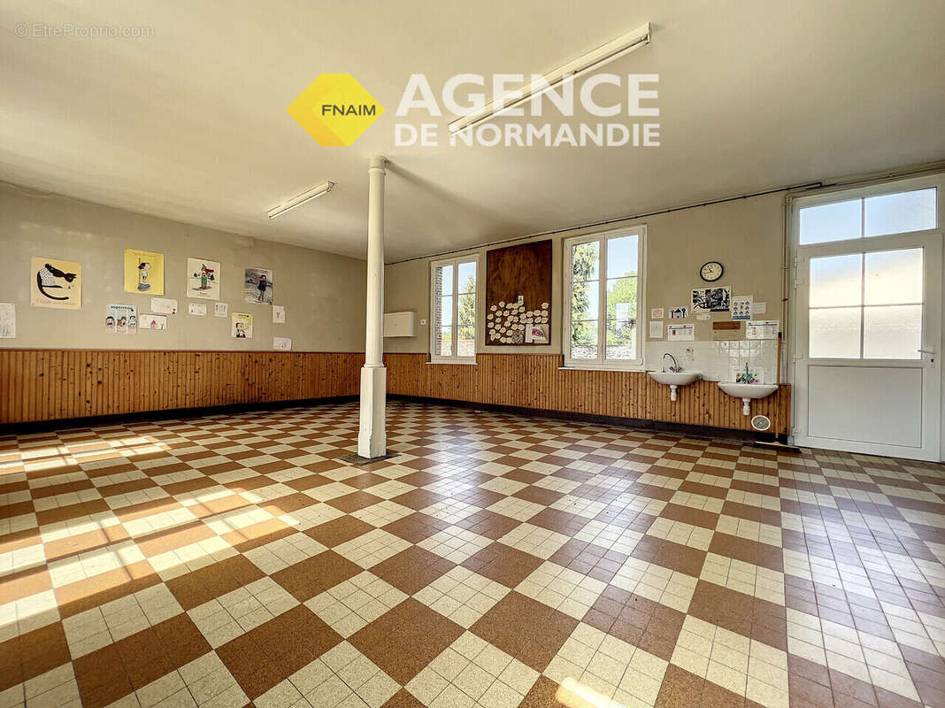 Maison à LA FERTE-FRENEL