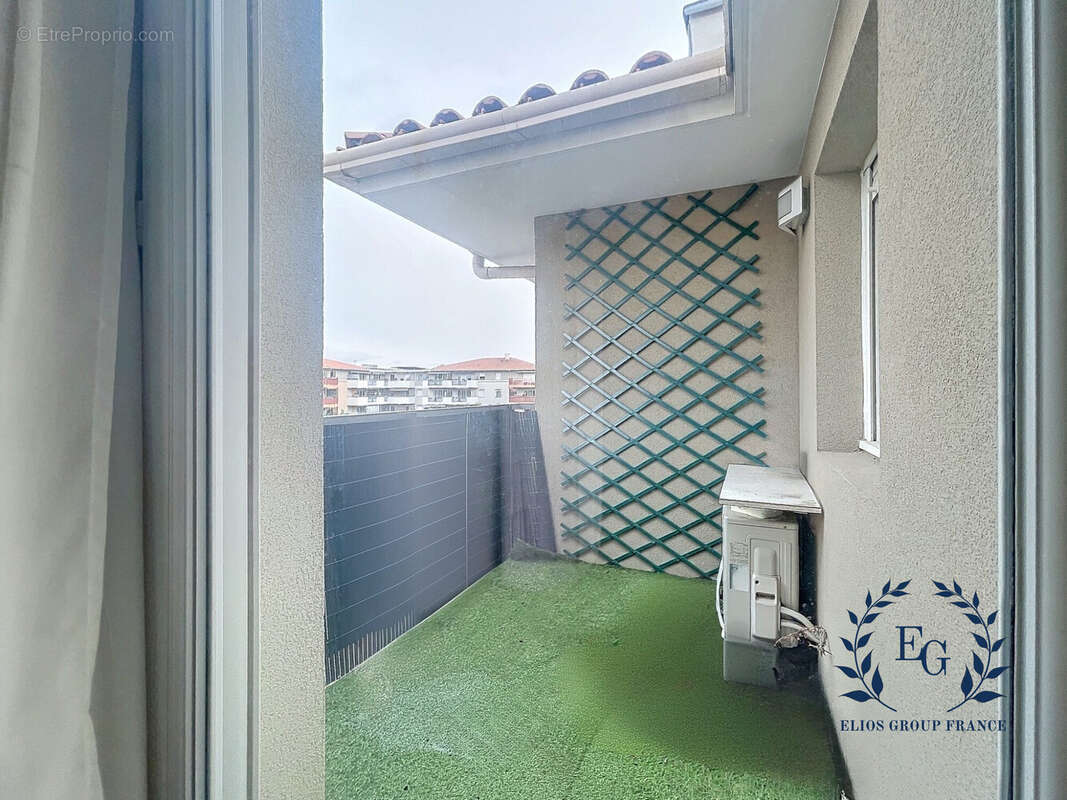 Appartement à PUGET-SUR-ARGENS