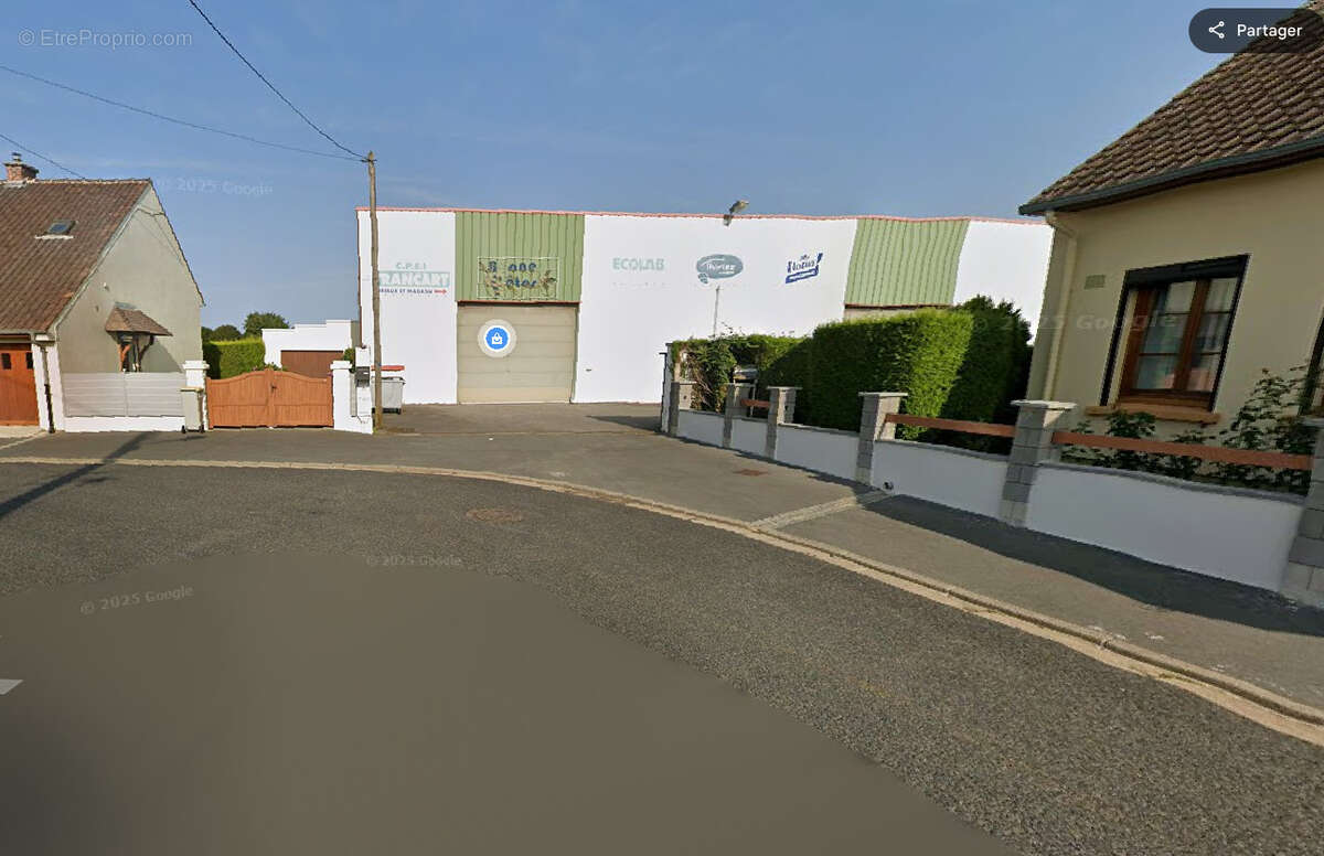 Commerce à FEUQUIERES-EN-VIMEU