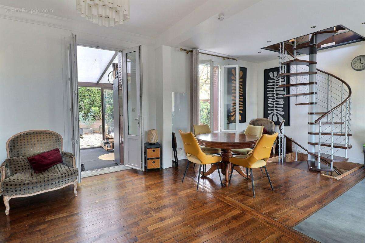 Maison à SARTROUVILLE