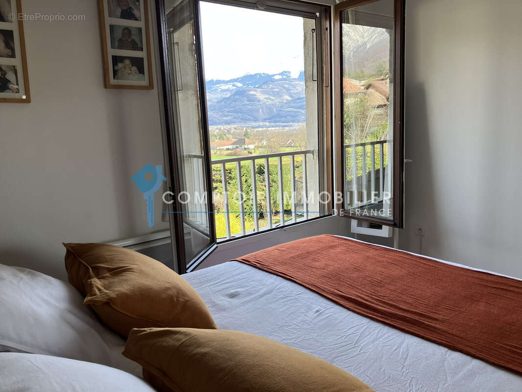 Appartement à SAINT-ISMIER