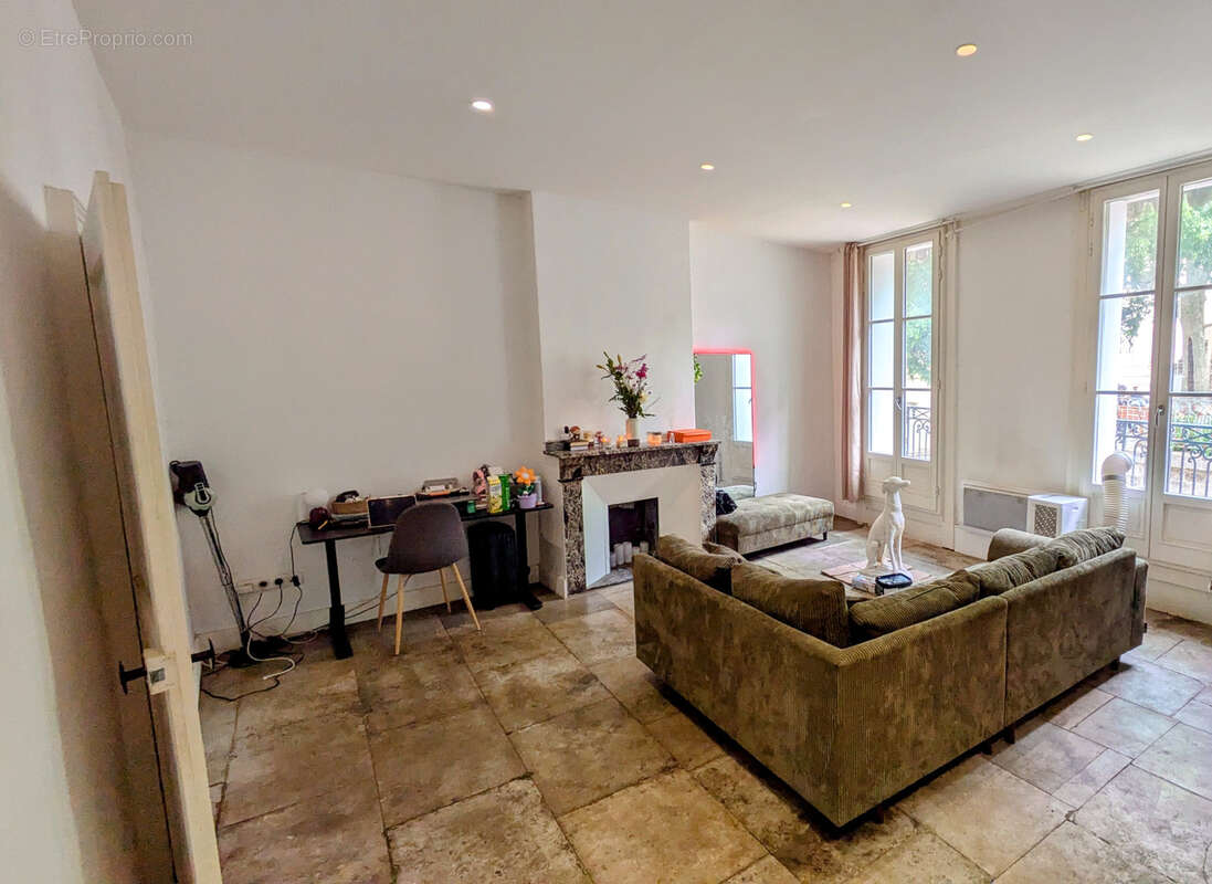 T3 de prestige avec balcon vue Jardin double destination BUREAU ou  RESIDENTIELLE - photo 4