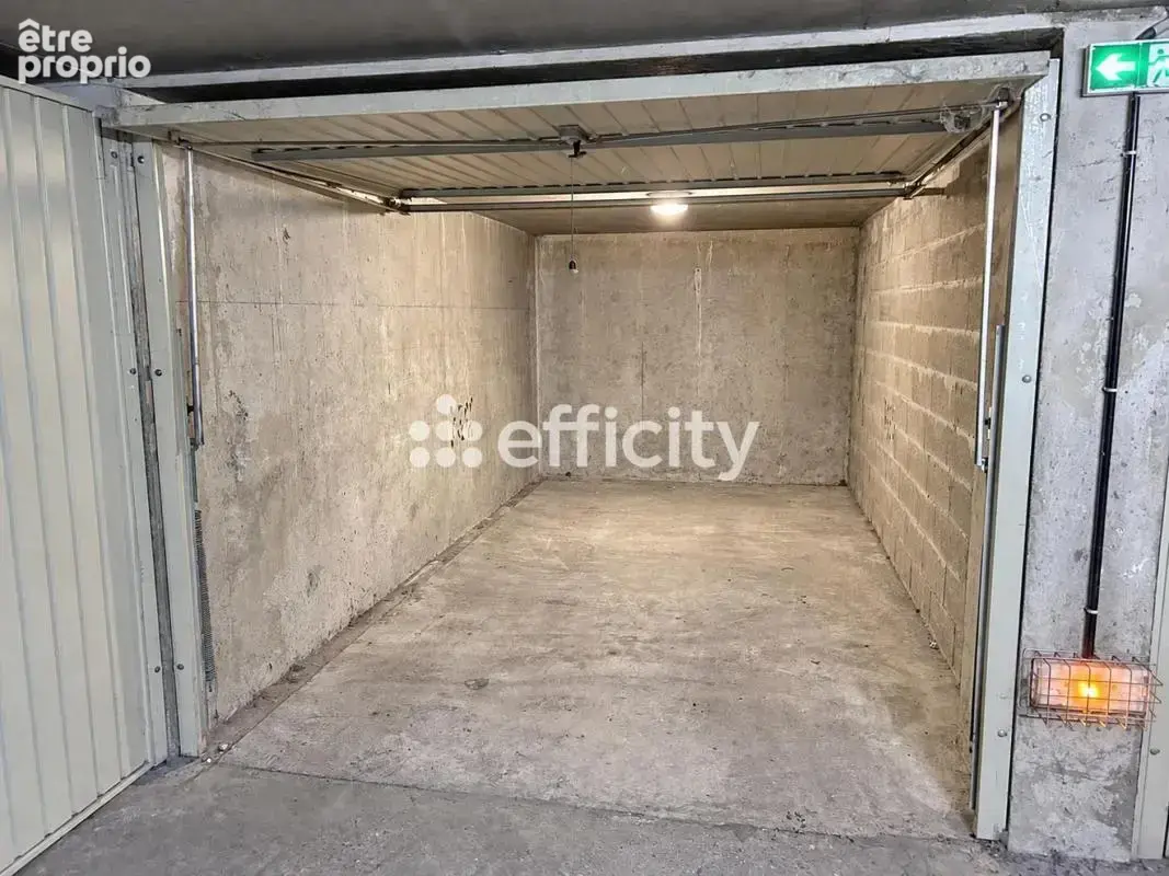 Parking à vendre à Villeurbanne (69100) - photo 1