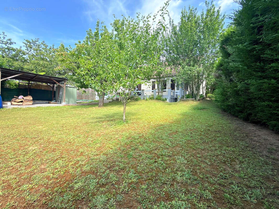 Maison familiale 6 pièces   95 m2   Jardin, terrasse et grand garage - photo 4