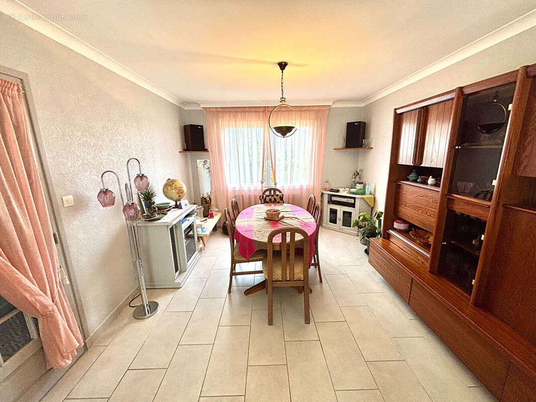 Maison à LE RELECQ-KERHUON