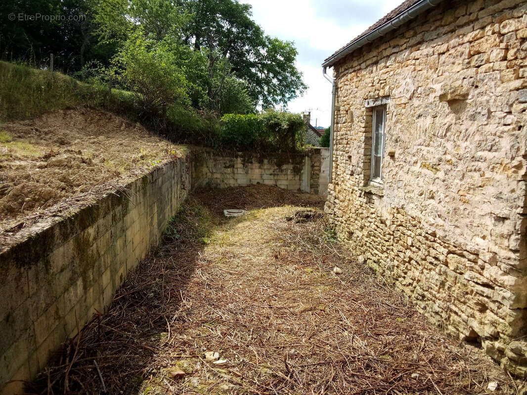 Maison à PRECY-SOUS-THIL