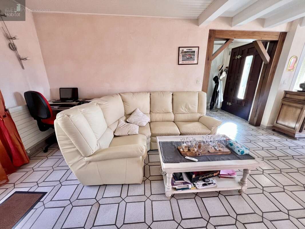 Maison à ONET-LE-CHATEAU