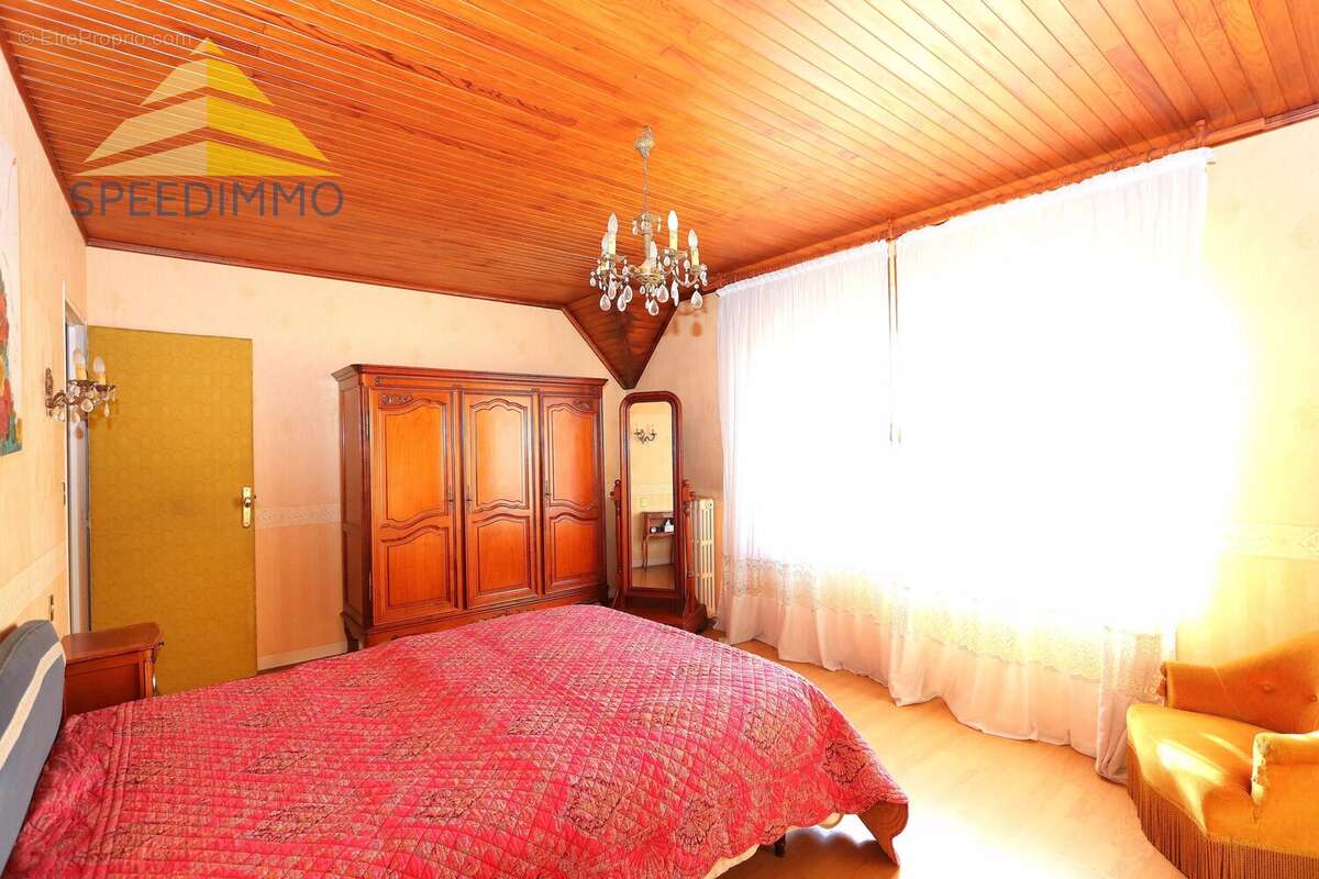 Maison à MANDRES-LES-ROSES