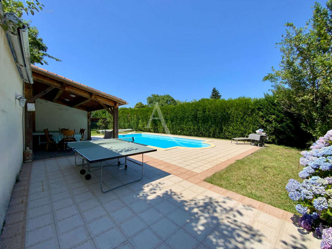 Maison centre Jonzac avec piscine ! - photo 2