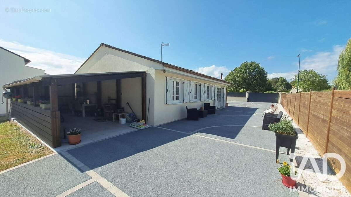 Photo 2 - Maison à CHEVILLON-SUR-HUILLARD
