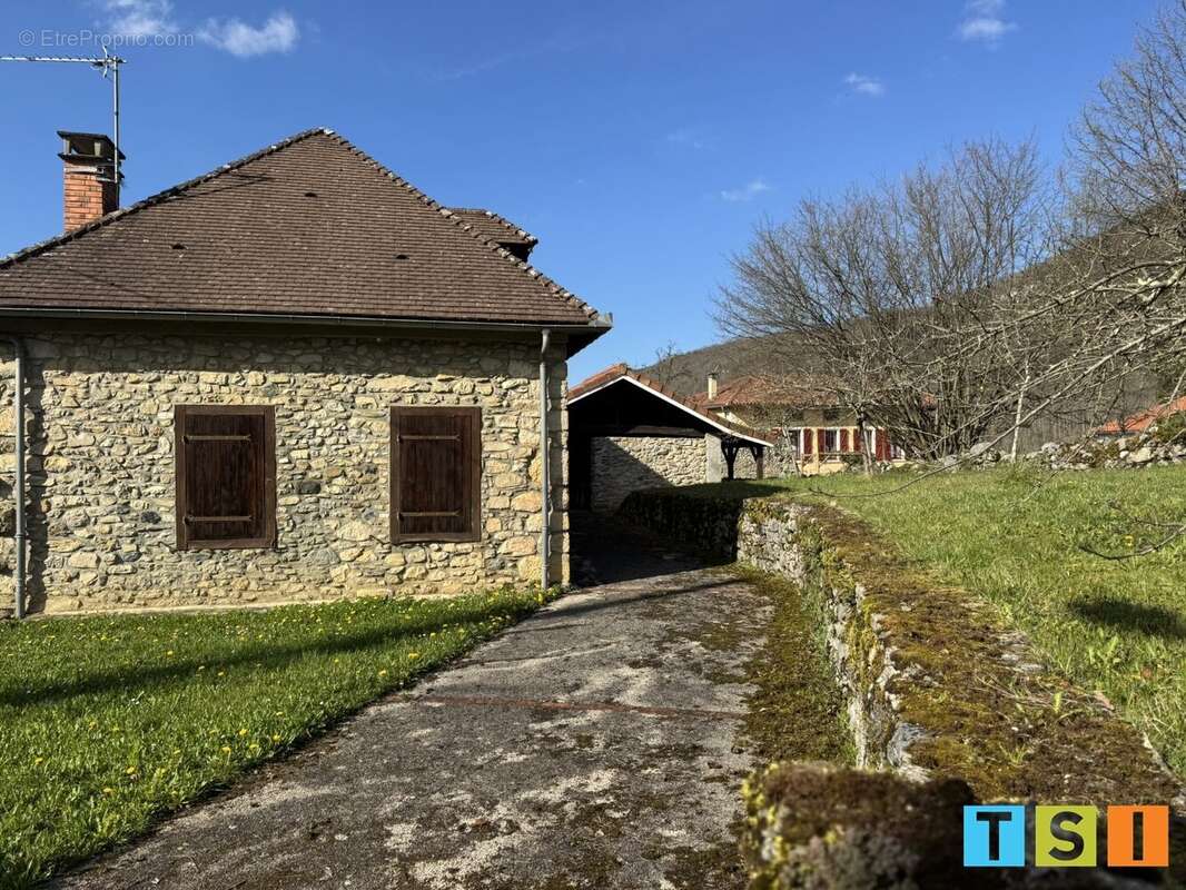 Maison à JUZET-D'IZAUT