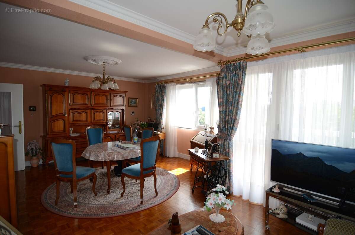 Appartement à PARIS-19E