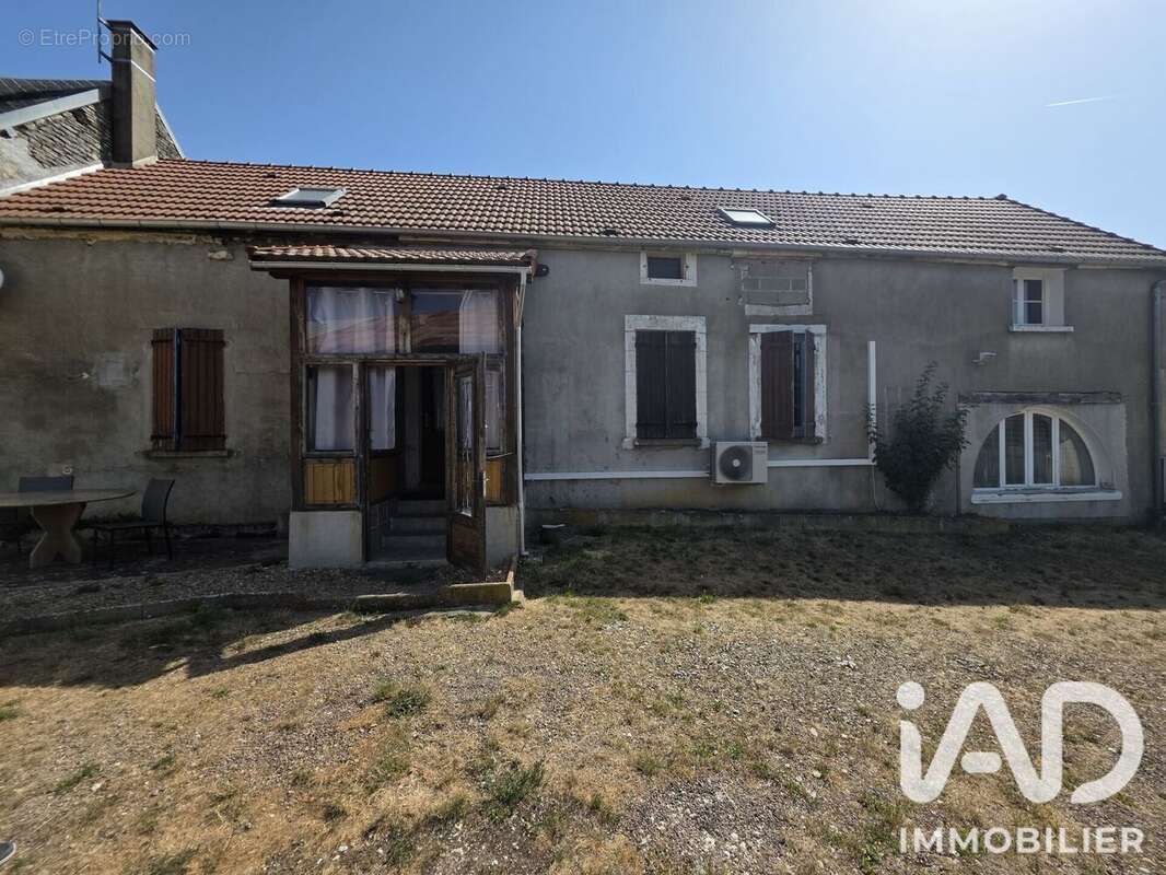 Maison 117 m² à Sougeres-En-Puisaye  - photo 2