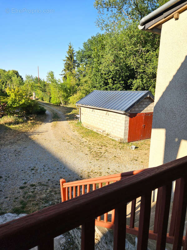 Maison rénovée avec grand jardin aménagé et garage, située dans le centre ville de Baraqueville - photo 32
