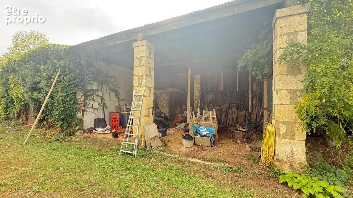 Maison de plain-pied avec dependance et grand jardin arbore - photo 7