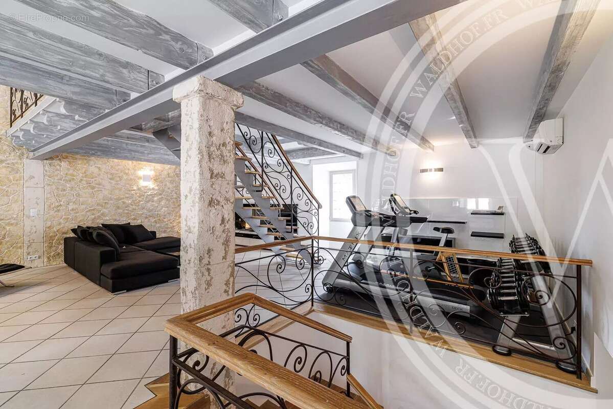 Appartement à LA TURBIE