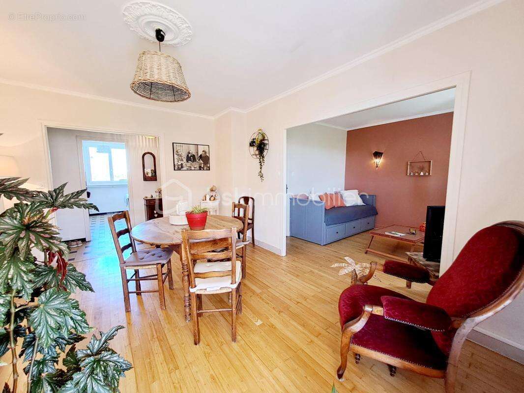 Appartement à SAINT-PRIEST