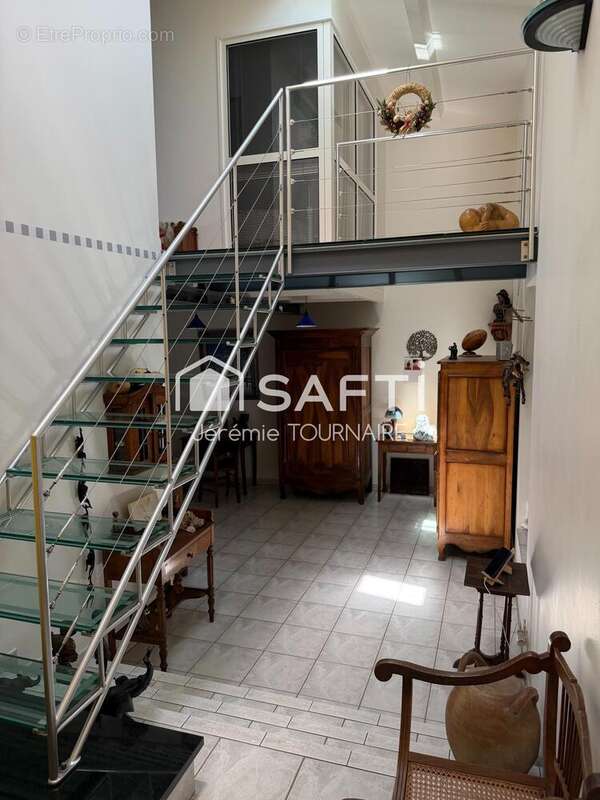 Maison 270 m² à Verines  - photo 3