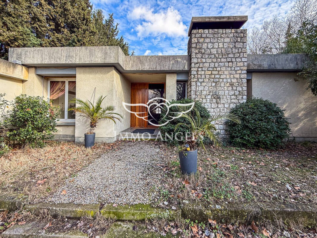 Maison à MORIERES-LES-AVIGNON