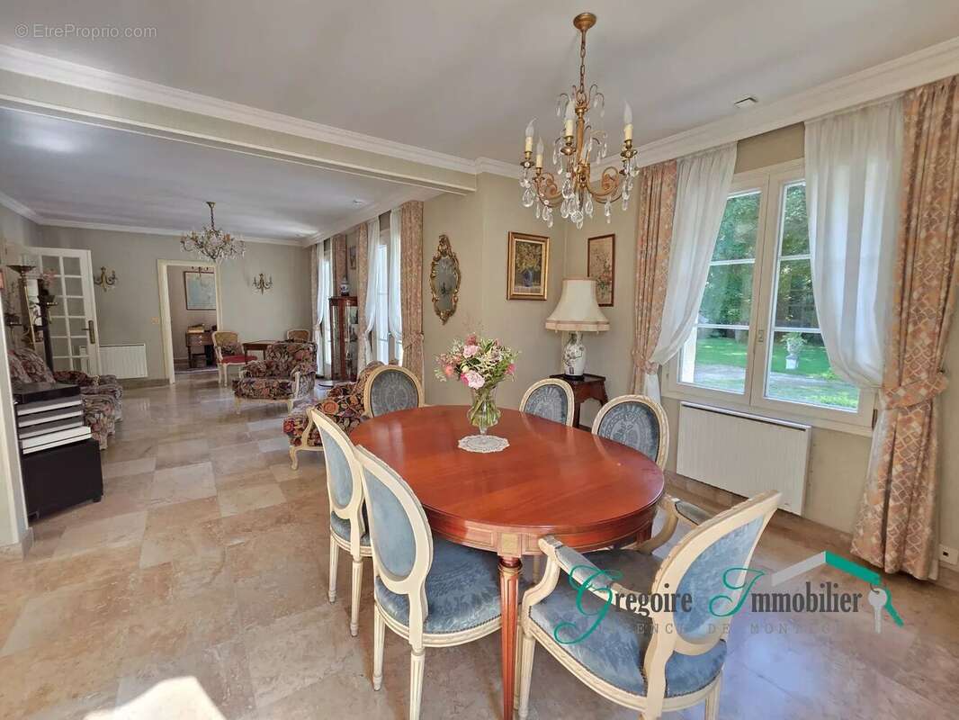 Bourron Marlotte : Maison 6 pièces 250 m2 - photo 7