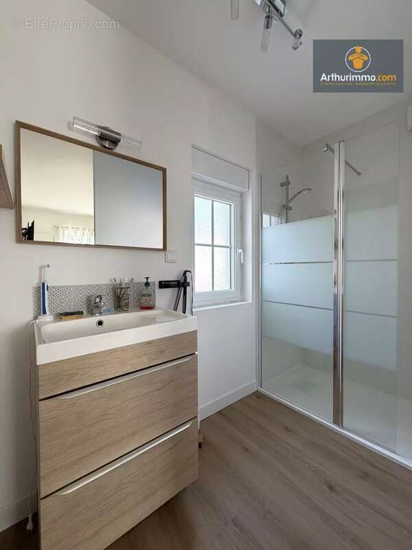 Maison à LACROIX-SAINT-OUEN