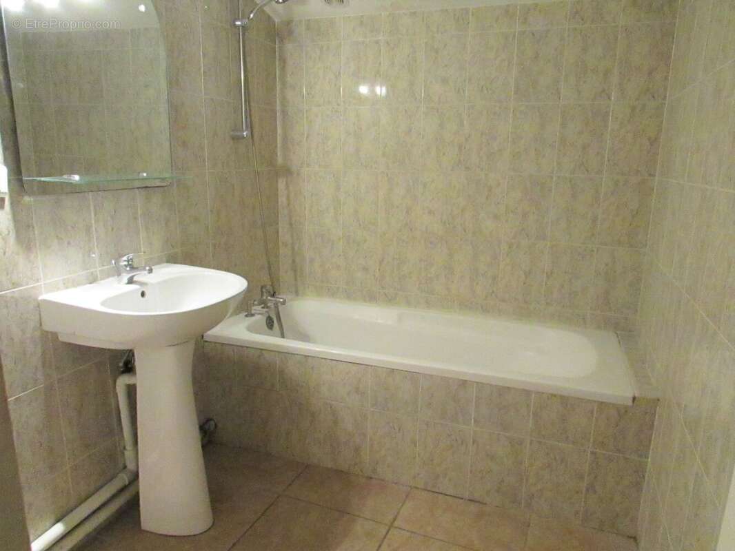 Maison à COURNONTERRAL