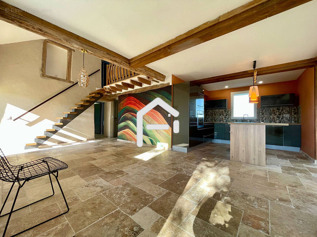 Maison à DUN-LES-PLACES