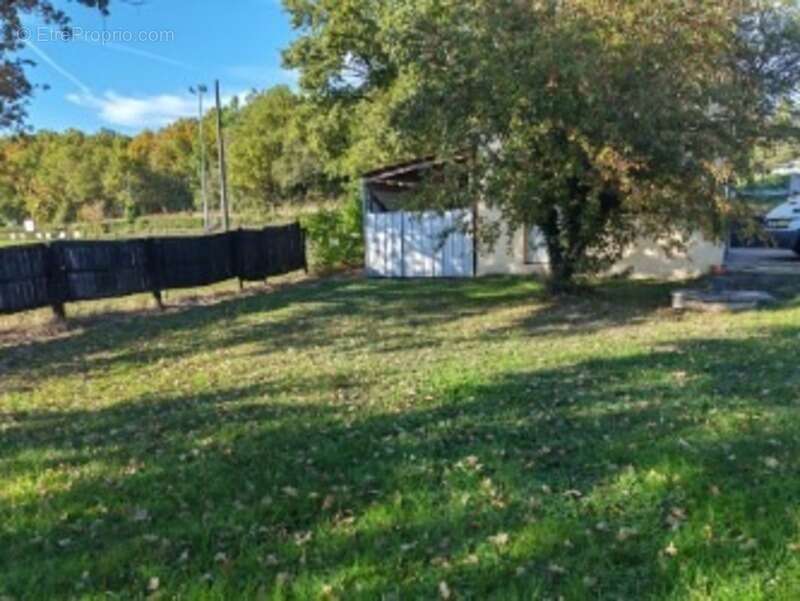 Maison à SAINT-CHRISTOPHE-DE-DOUBLE