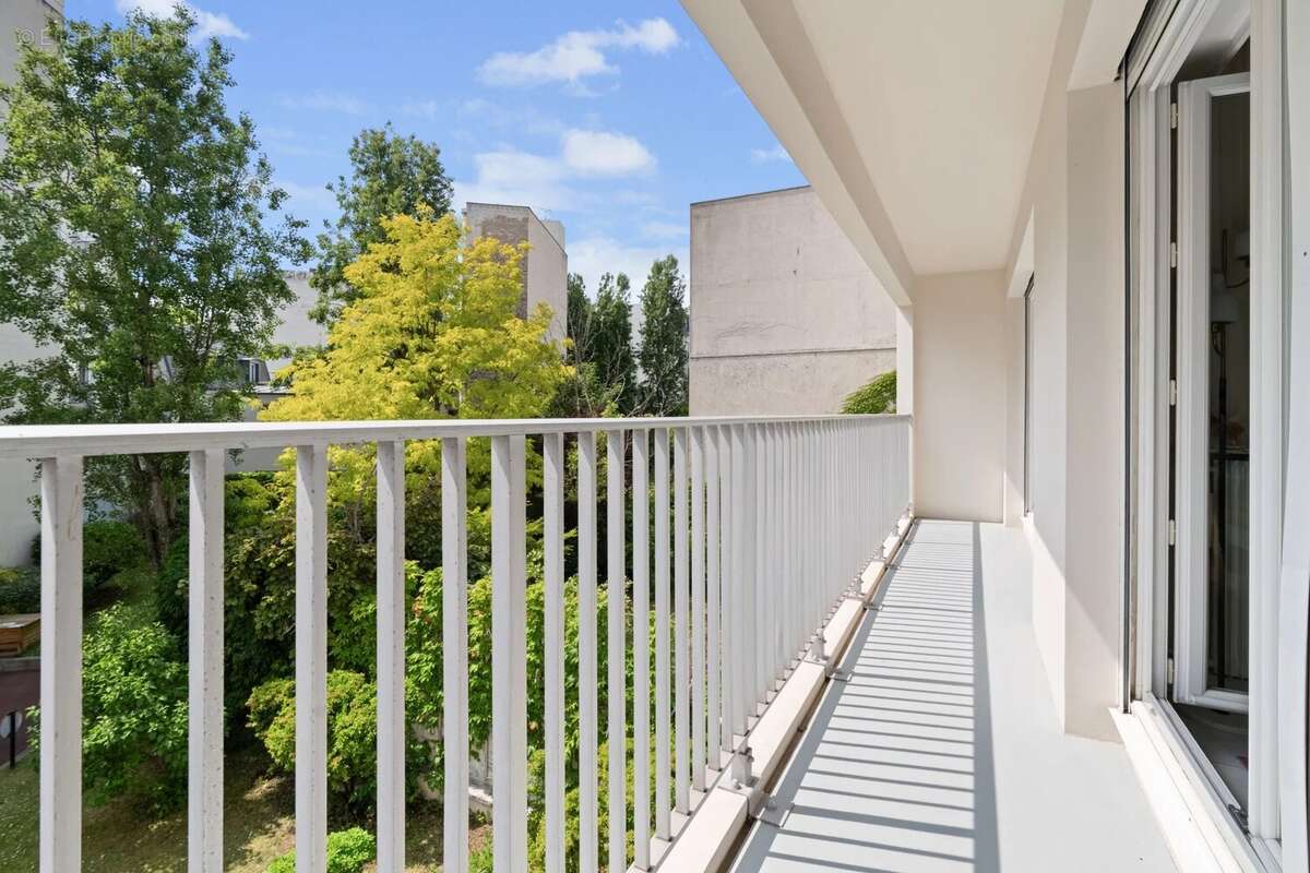Appartement à NEUILLY-SUR-SEINE