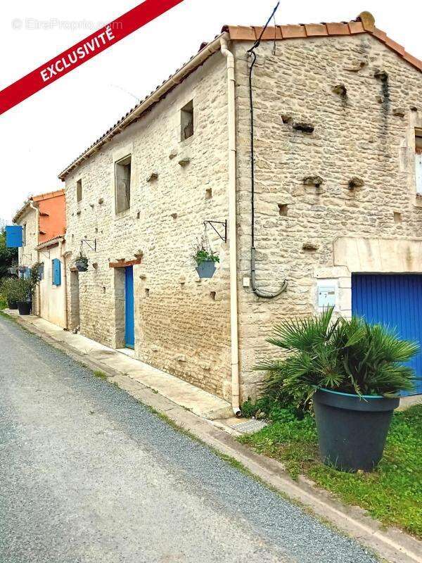 Maison à GENOUILLE