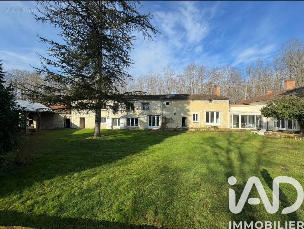 Photo 1 - Maison à MONTS-SUR-GUESNES