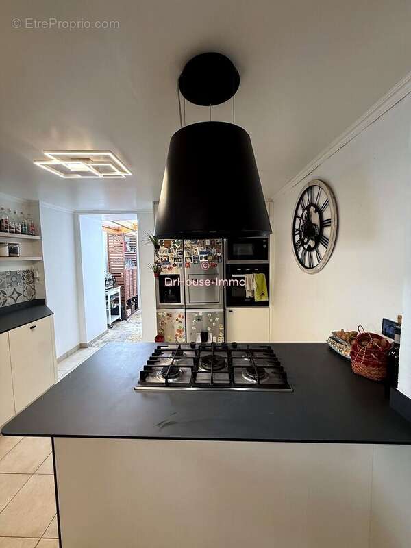 Maison 141 m² à Saint-Pierre  - photo 11