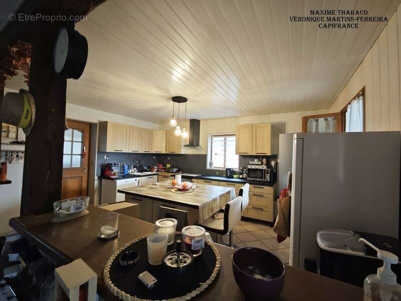 Maison à MARSEILLES-LES-AUBIGNY