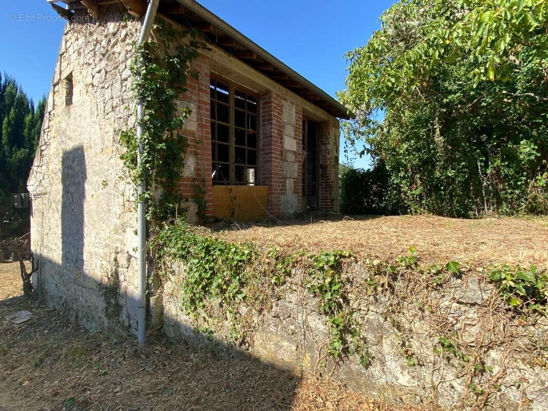 Grange en pierre à fort potentiel, cadre verdoyant et calme à Saint-Maximin (60) - photo 5