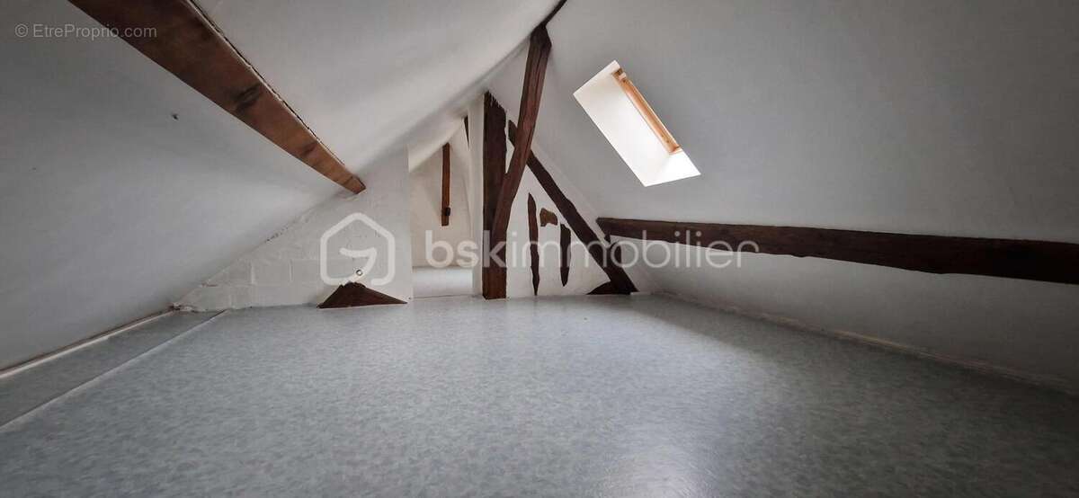 Maison à CLOS-FONTAINE