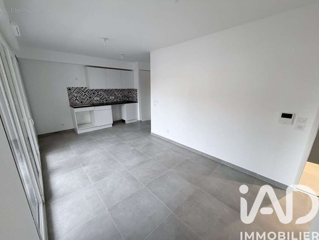 Photo 2 - Appartement à MARSEILLE-4E