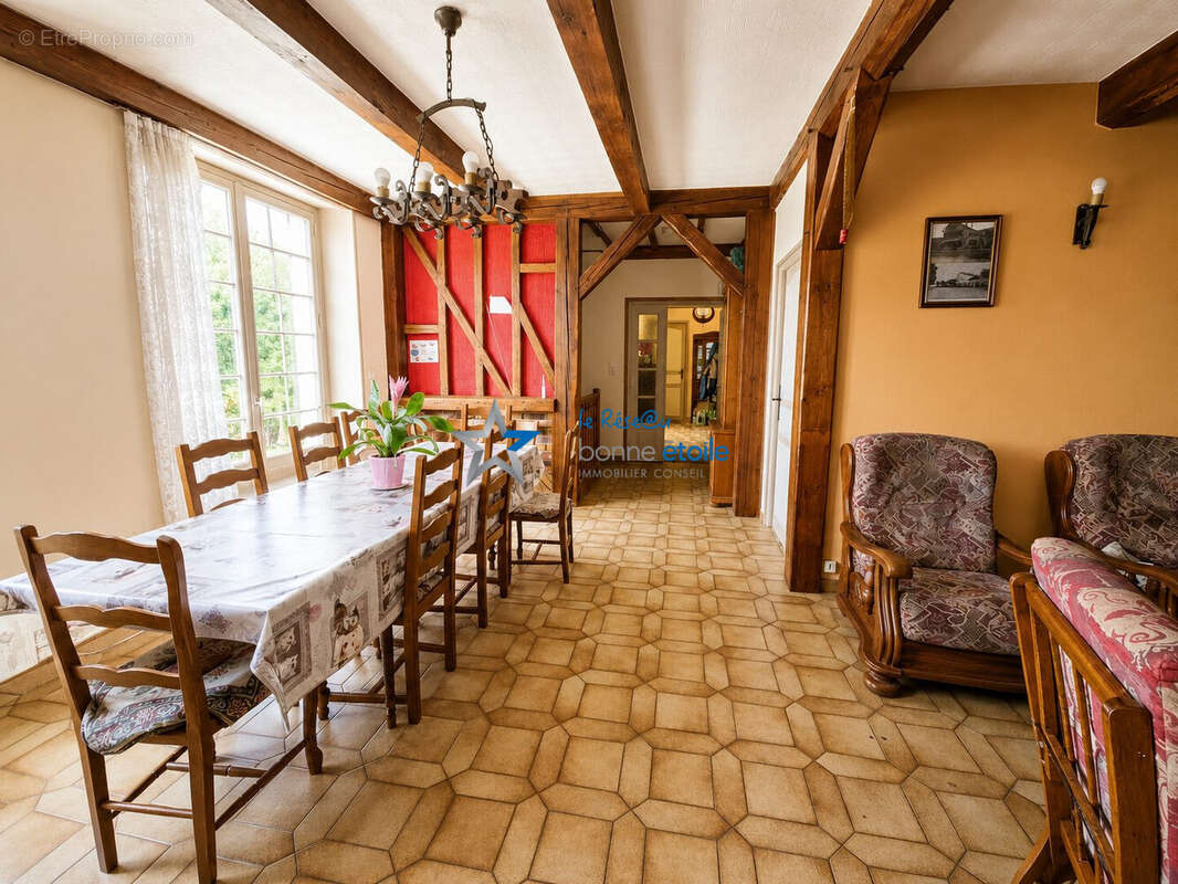 Maison à DOULEVANT-LE-CHATEAU