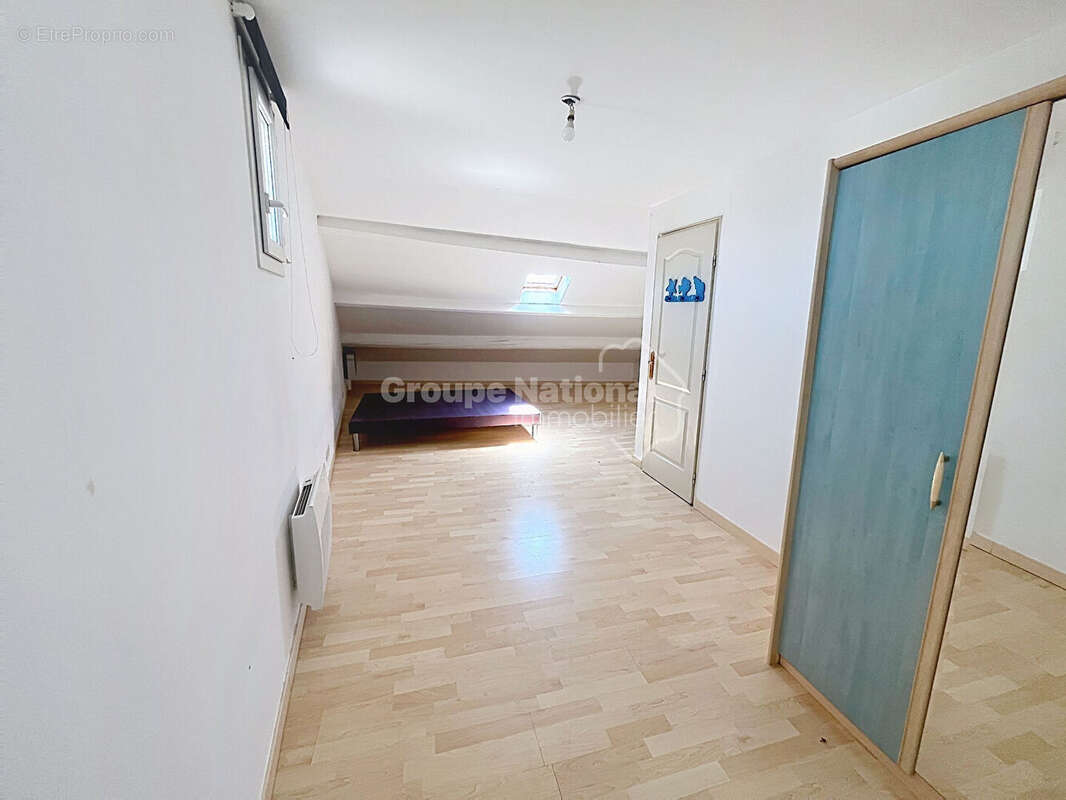 Appartement à SAINTE-CECILE-LES-VIGNES
