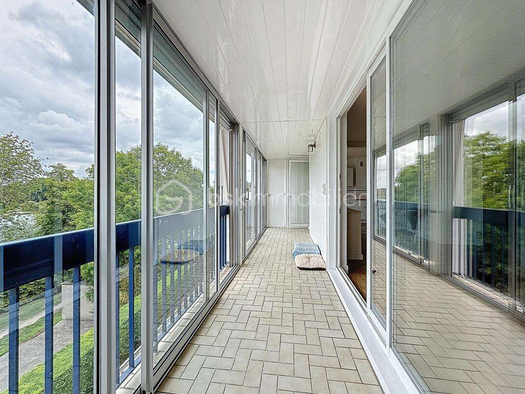 Triel sur Seine  Vue imprenable sur la Seine – Grand 4 pièces avec loggia, parking et fort potentiel - photo 3