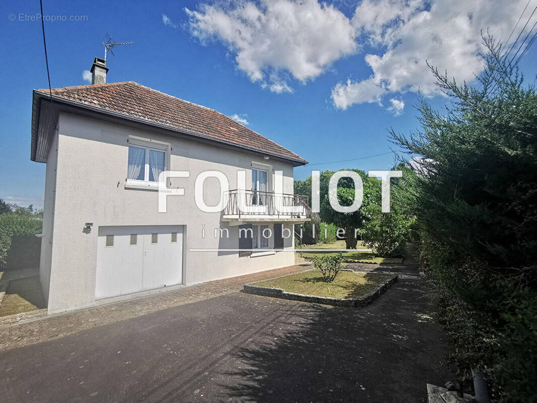 Maison à JULLOUVILLE