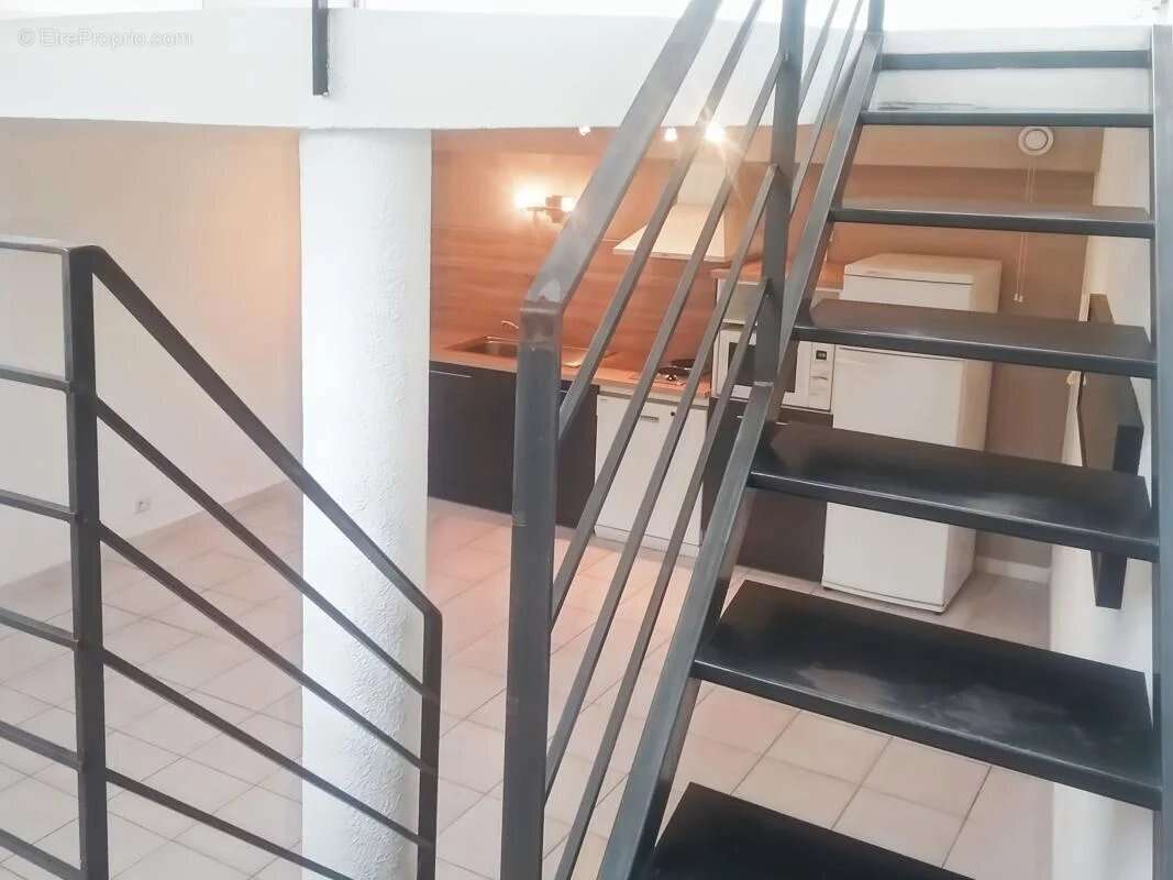 Appartement à VILLENEUVE-LES-AVIGNON