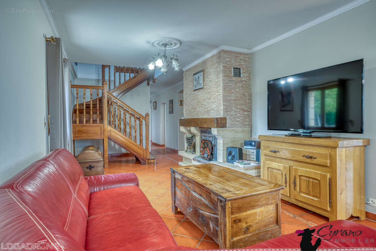 Maison à LIORAC-SUR-LOUYRE